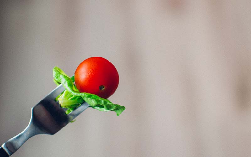 Mangiare meno può rallentare l'invecchiamento?